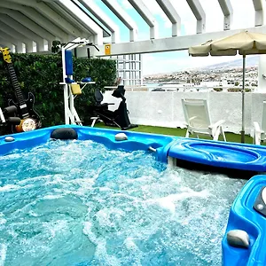 luxury-apartment-in-the-south-of-tenerife.adeje-hotels.com/